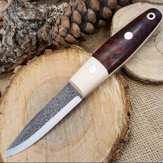 http://www.adventuresworn.com/cdn/shop/products/Woodsman-Bushcraft-Knife_02.jpg?v=1527638231