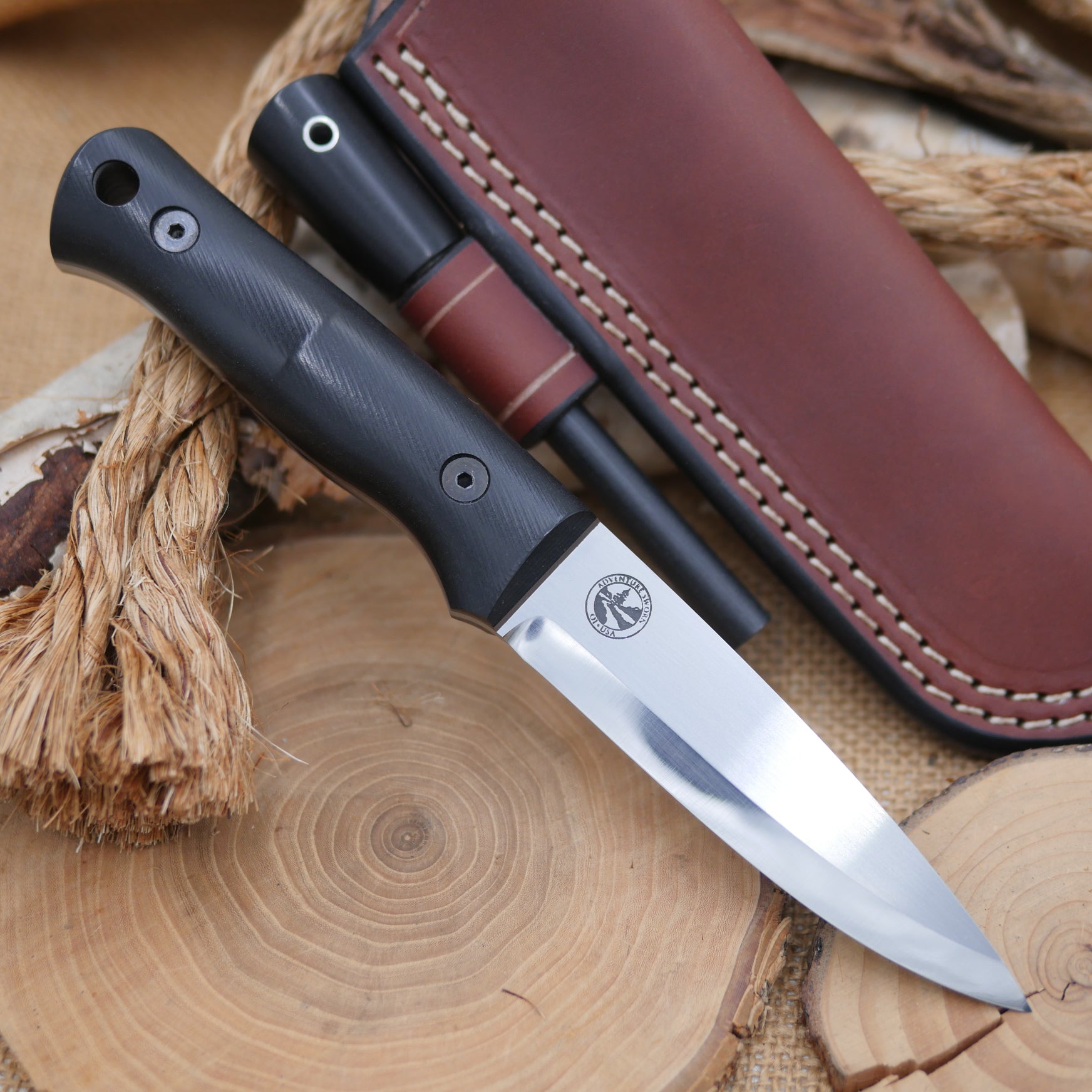 Classic [R]: O1, Black Richlite, Earth Brown G10 – Adventure Sworn