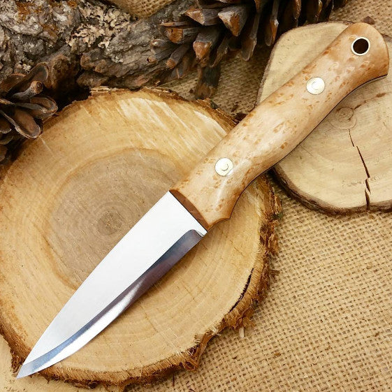 https://www.adventuresworn.com/cdn/shop/products/Birdseye-Maple-Classic-Bushcraft-Knife-03.jpg?v=1527638206&width=1445